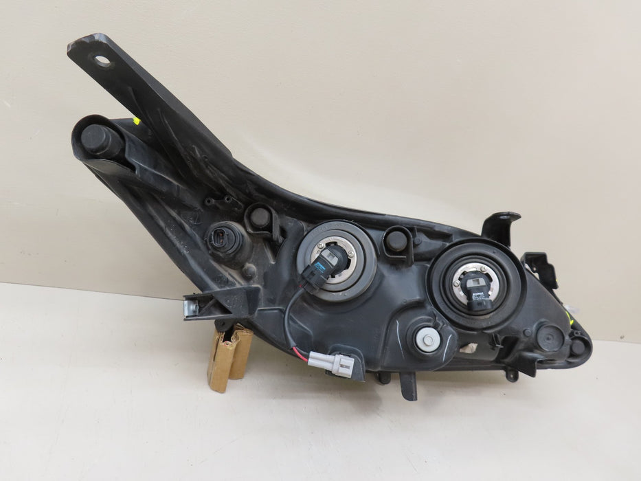 2013-2015 TOYOTA AVALON FRONT RIGHT PASSENGER SIDE HEADLIGHT OEM 9304