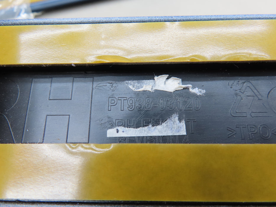 2012-2014 TOYOTA CAMRY FRONT RIGHT/ REAR RIGHT DOOR LOWER MOLDING OEM