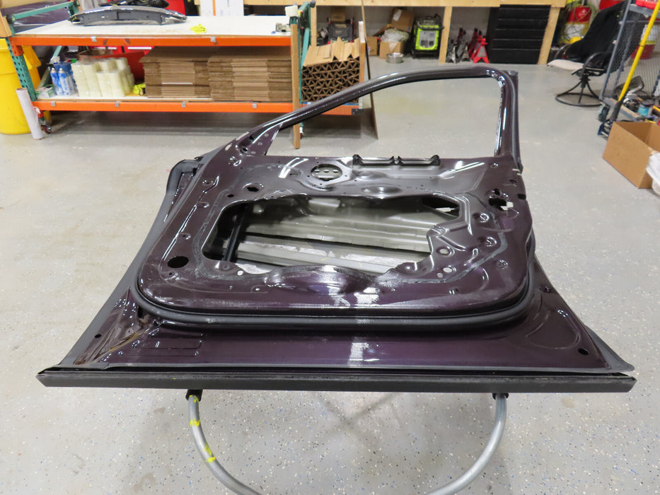 2019-2023 ROLLS-ROYCE CULLINAN FRONT RIGHT PASSENGER DOOR PANEL OEM
