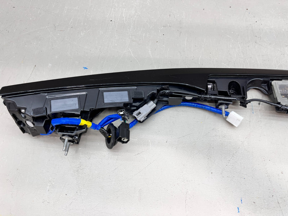 2021-2025 LEXUS IS300 IS350 IS500 CENTER TAIL LIGHT OEM 81580-53190
