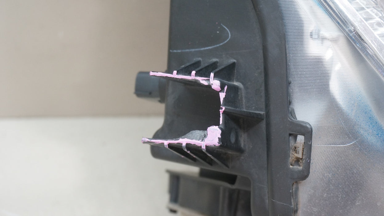 2016-2019 NISSAN TITAN FRONT RIGHT SIDE HID LED HEADLIGHT OEM 26010EZ22B