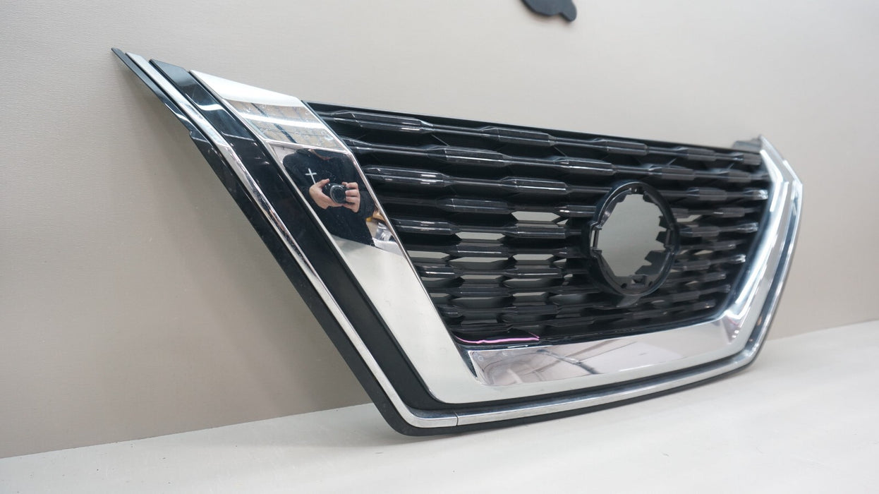 2021-2023 NISSAN ROGUE FRONT BUMPER RADIATOR GRILLE OEM 62310 6RA0A