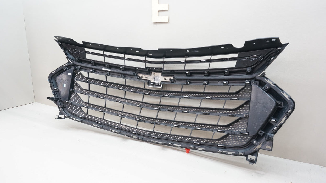 2018-2021 CHEVROLET TRAVERSE FRONT BUMPER RADIATOR GRILLE OEM 84344487
