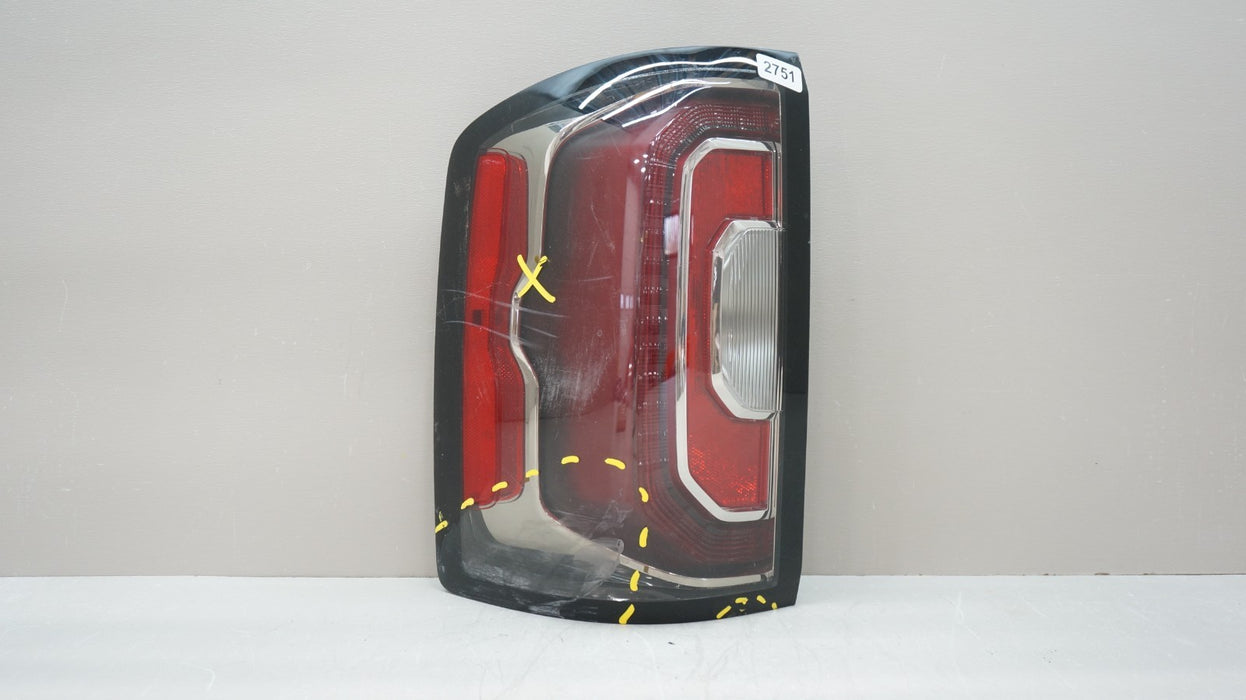 2016-2018 GMC SIERRA 1500 REAR LEFT DRIVER SIDE TAIL LIGHT OEM 84365930