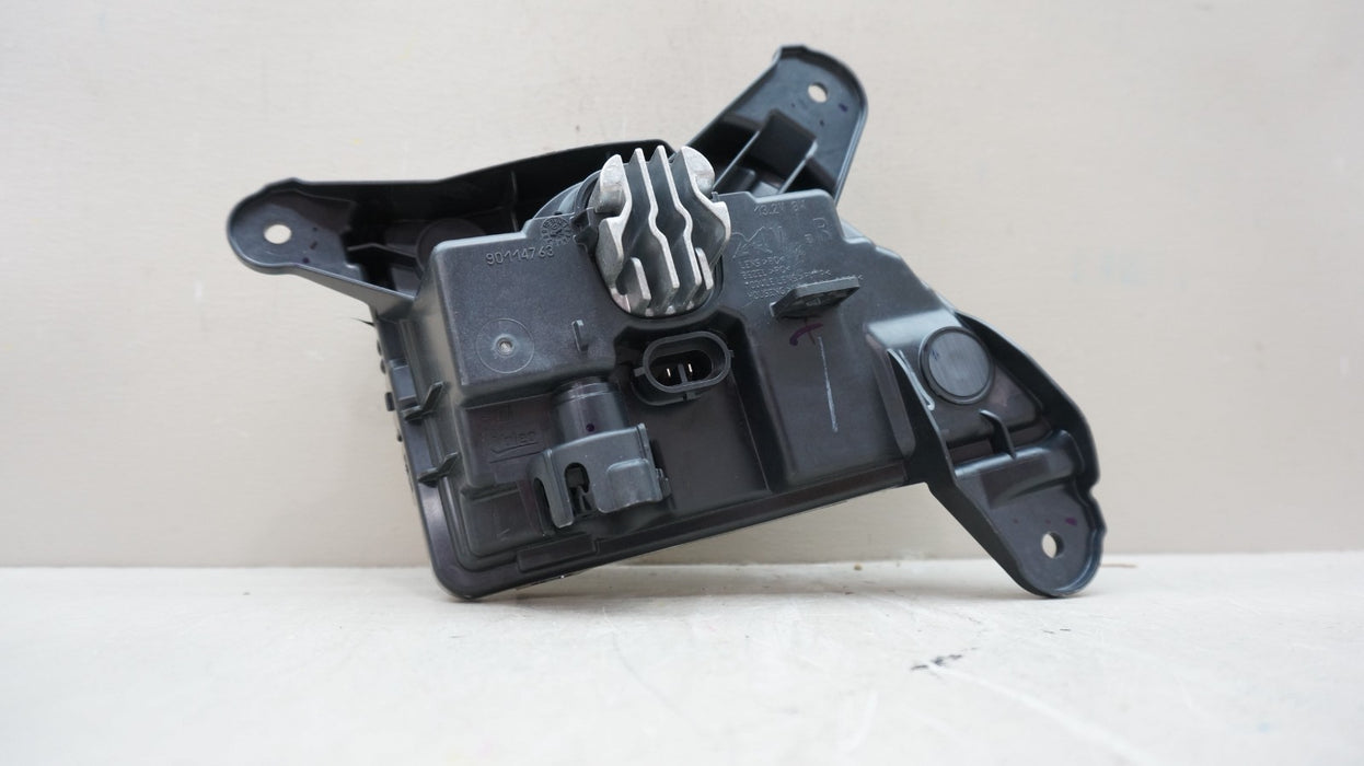 2019-2021 CHEVROLET SILVERADO 1500 FRONT RIGHT PASSENGER SIDE FOG LIGHT OEM