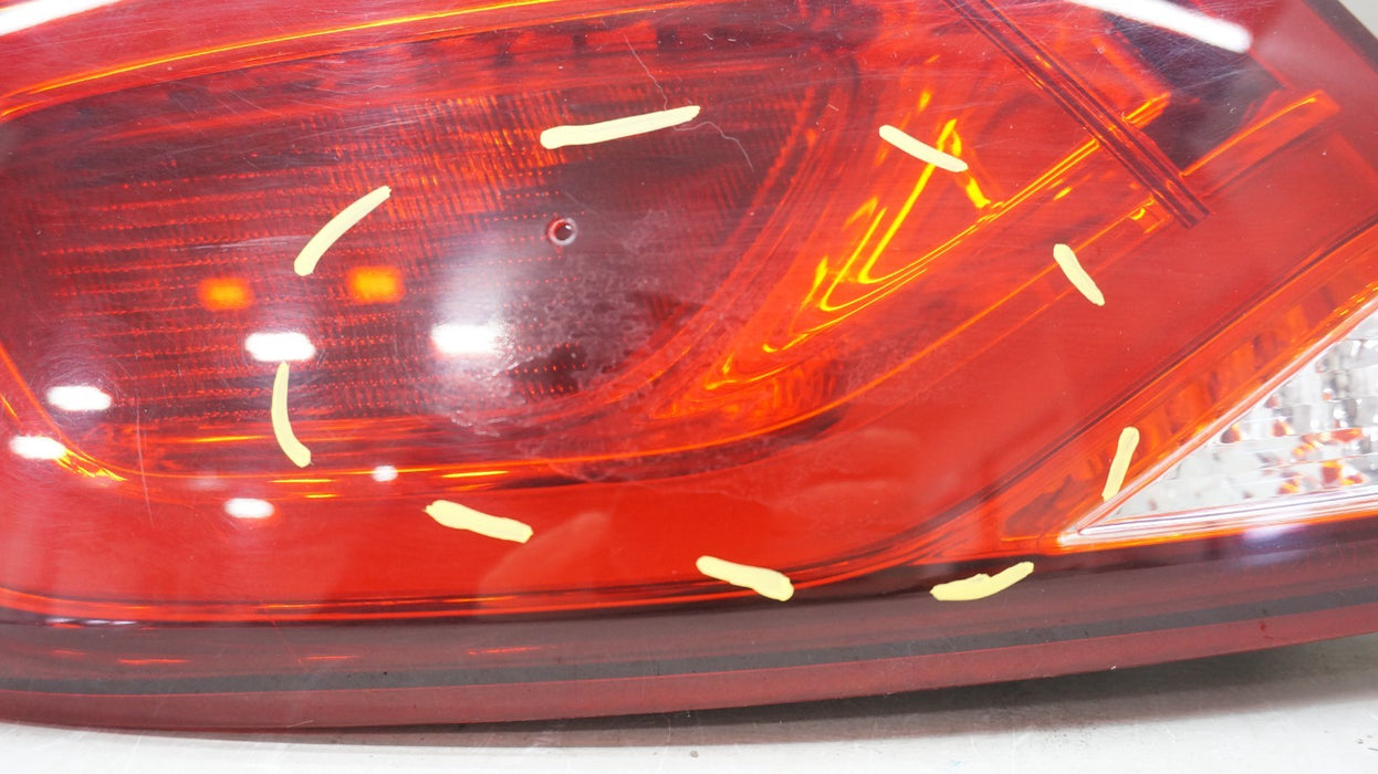 2015-2017 CHRYSLER 200 REAR LEFT DRIVERS SIDE TAIL LIGHT OEM