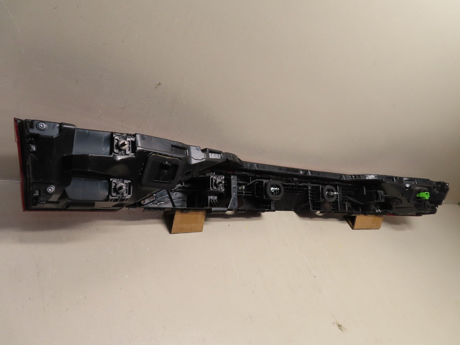 2019 2020 2021 AUDI Q8 RS Q8 CENTER BRAKE TAIL LIGHT LED OEM