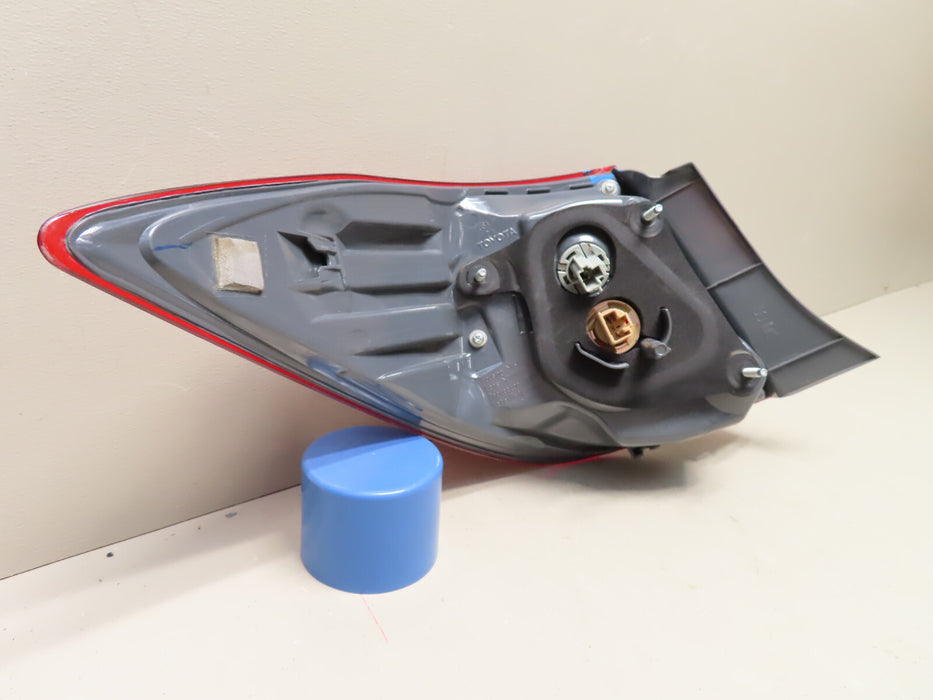 2014 2015 2016 TOYOTA COROLLA RIGHT REAR TAILLIGHT LAMP OEM
