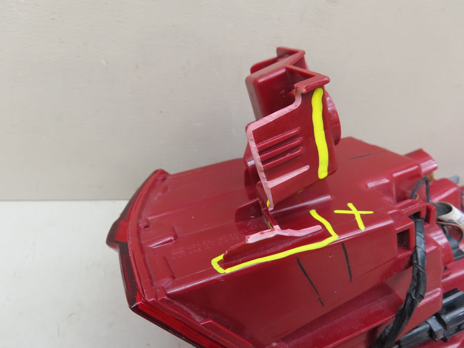 2021-2023 HYUNDAI SANTA FE REAR LEFT DRIVER SIDE TAIL LIGHT OUTER LED OEM