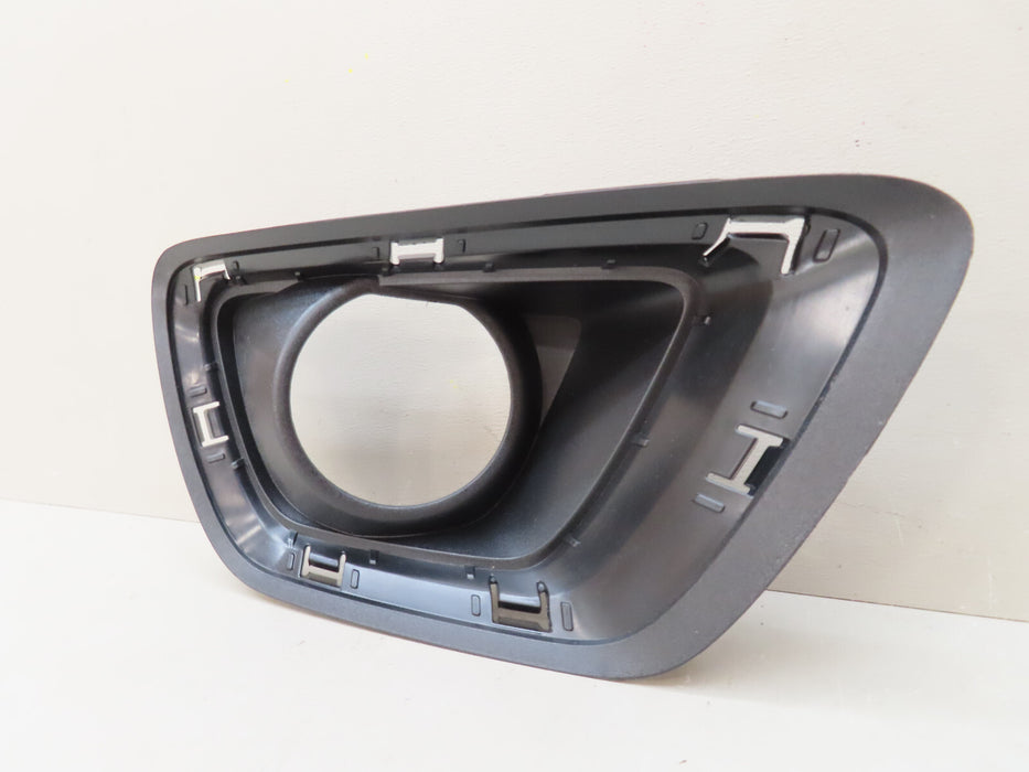 2015-2022 CHEVROLET COLORADO FRONT RIGHT PASSENGER FOG LIGHT COVER OEM 22891701