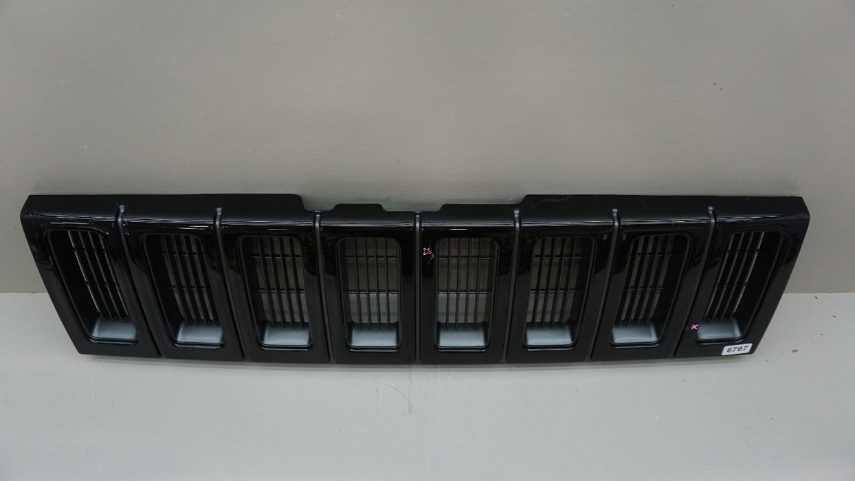 1993-1995 JEEP CHEROKEE FRONT UPPER MAIN GRILLE 5DF54TRM OEM 93 94 95
