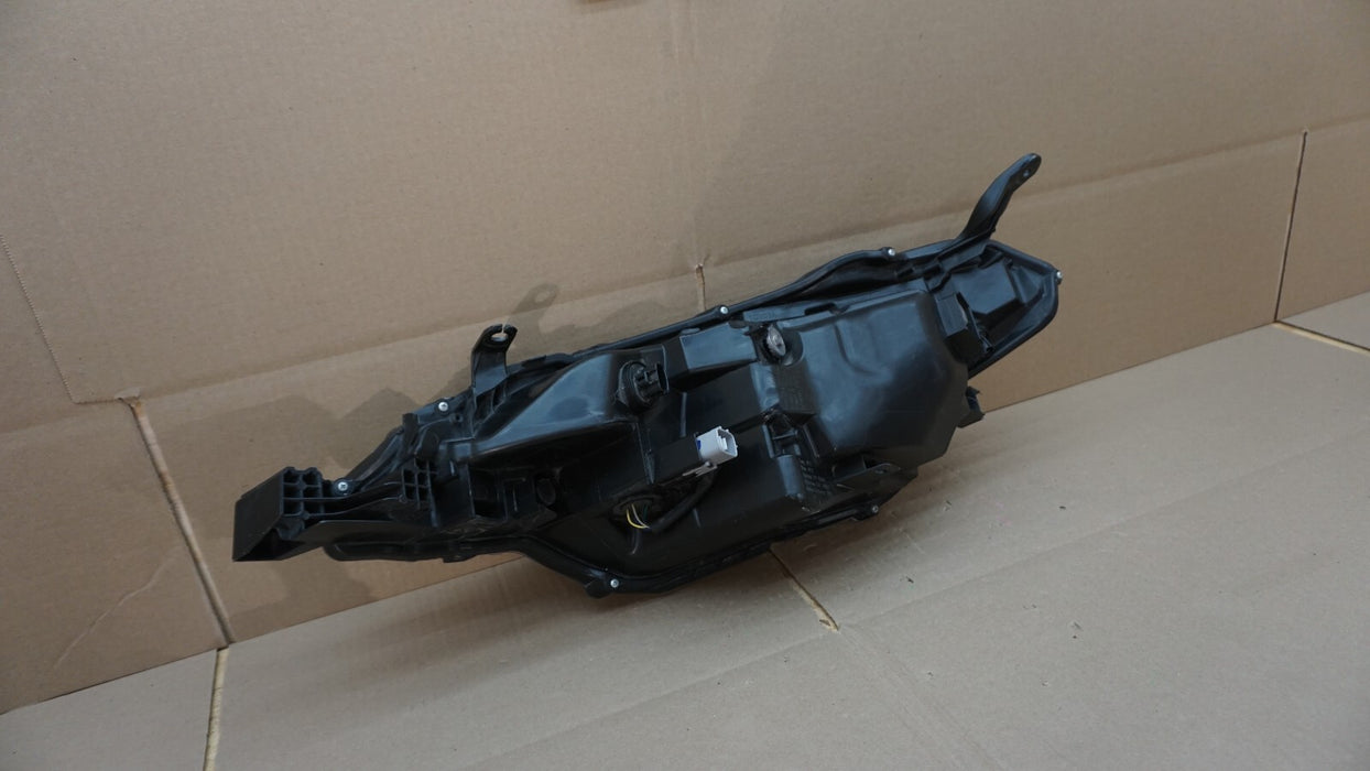 2014-2016 TOYOTA COROLLA FRONT RIGHT PASSENGERS SIDE HEADLIGHT OEM 14 15 16