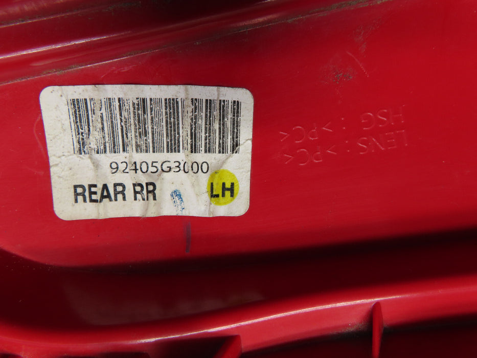 2018-2020 HYUNDAI ELANTRA GT REAR LEFT DRIVER SIDE REFLECTOR OEM 92405-G3000