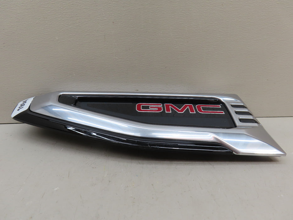 GMC FRONT LEFT DRIVER SIDE FENDER VENT OEM