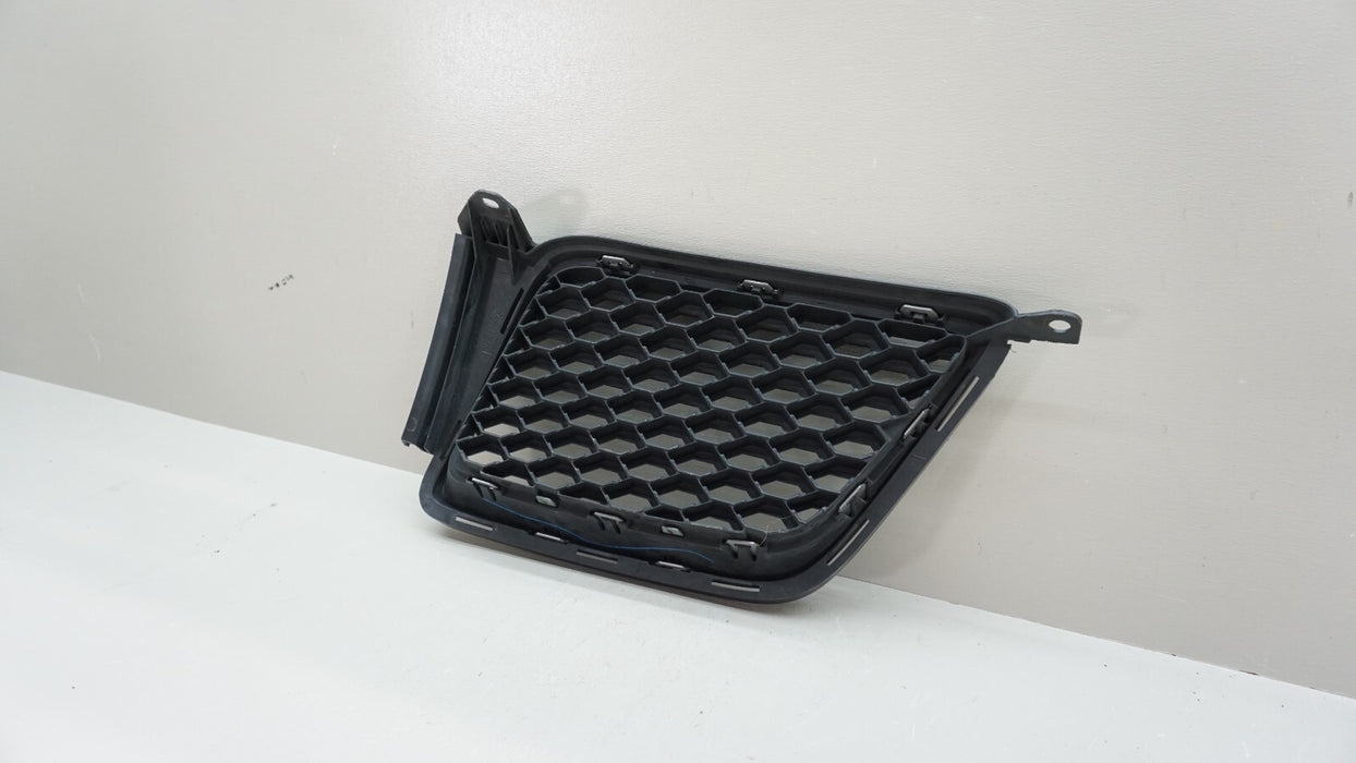 2009-2010 PONTIAC VIBE FRONT RIGHT UPPER BUMPER RADIATOR GRILLE OEM 53100-01020