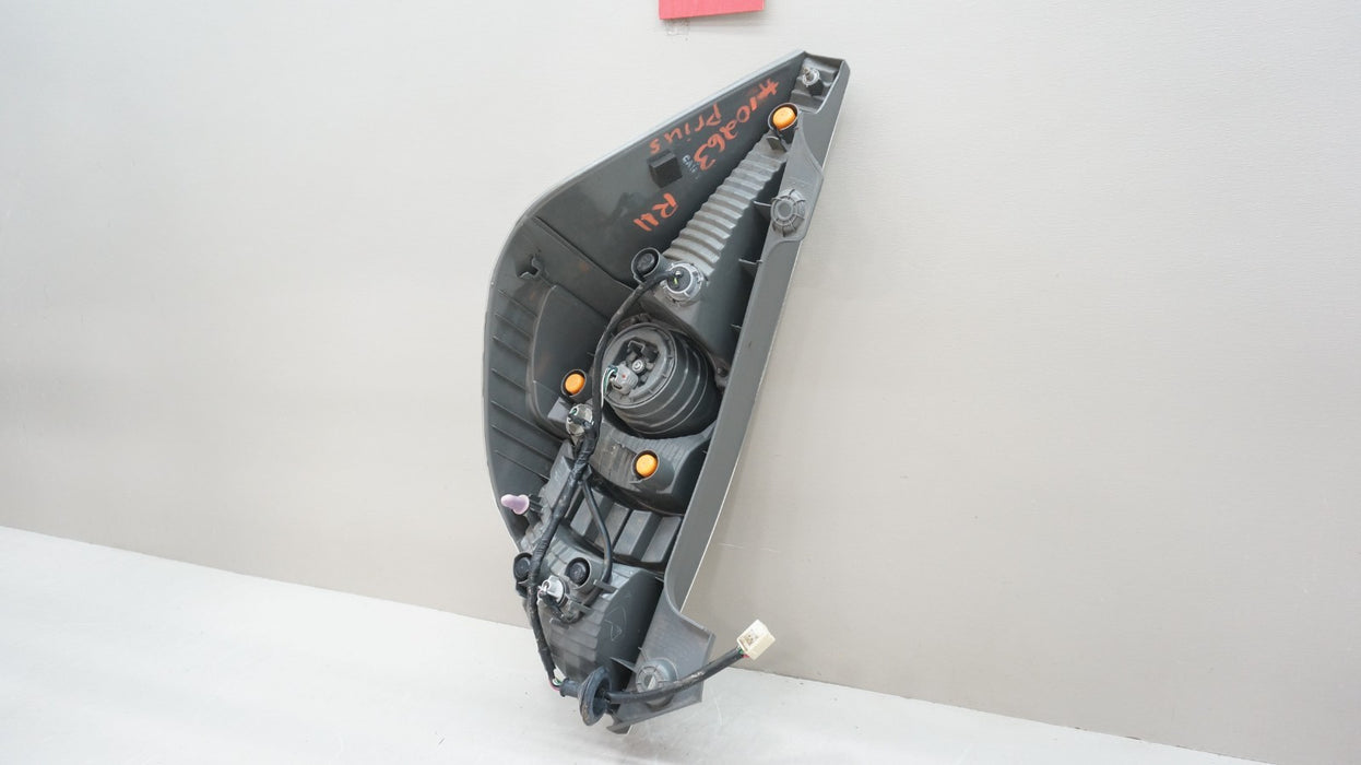 2012-2014 TOYOTA PRIUS C REAR RIGHT PASSENGER SIDE TAIL LIGHT OEM