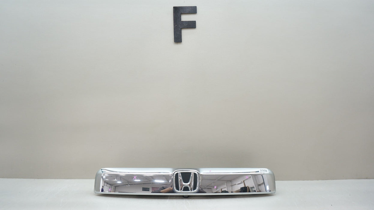 2009-2015 HONDA PILOT REAR HATCH CHROME TRIM MOLDING W/ CAMERA 74890SZAA010 OEM