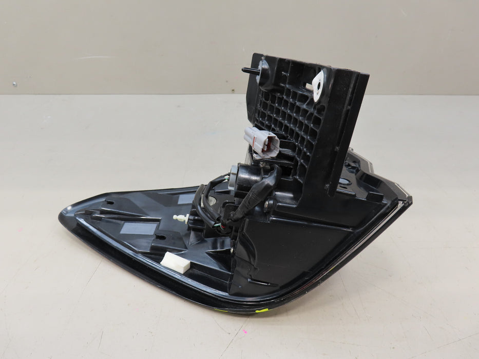2020-2024 SUBARU OUTBACK REAR RIGHT PASSENGER OUTER SIDE TAIL LIGHT OEM