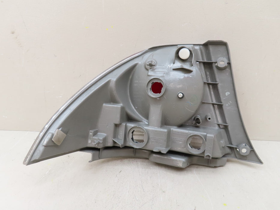 2002 2003 LEXUS IS300 REAR RIGHT PASSENGER SIDE TAIL LIGHT HALOGEN OEM