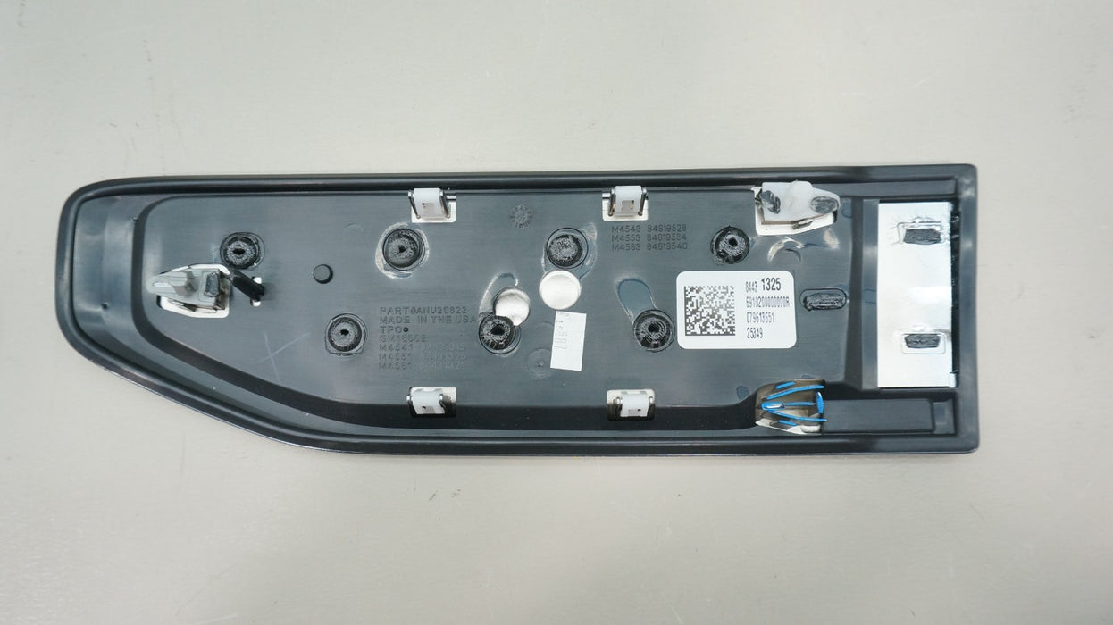 2019-2024 GMC SIERRA 1500 FRONT RIGHT FENDER VENT EMBLEM OEM 84431315