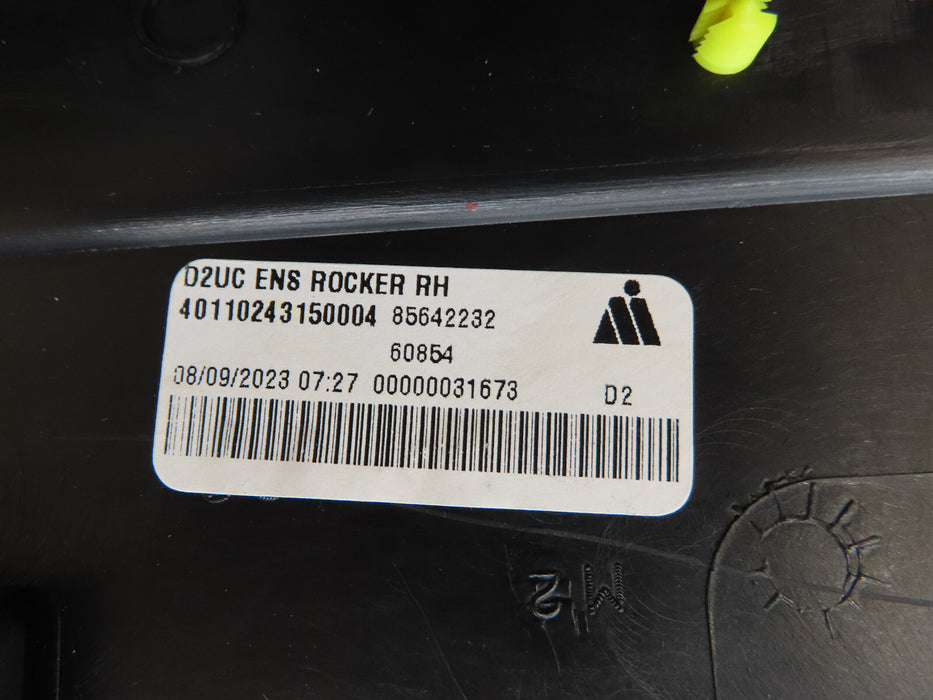 2018-2023 CHEVROLET EQUINOX RIGHT PASSENGER SIDE ROCKER PANEL OEM 84088951