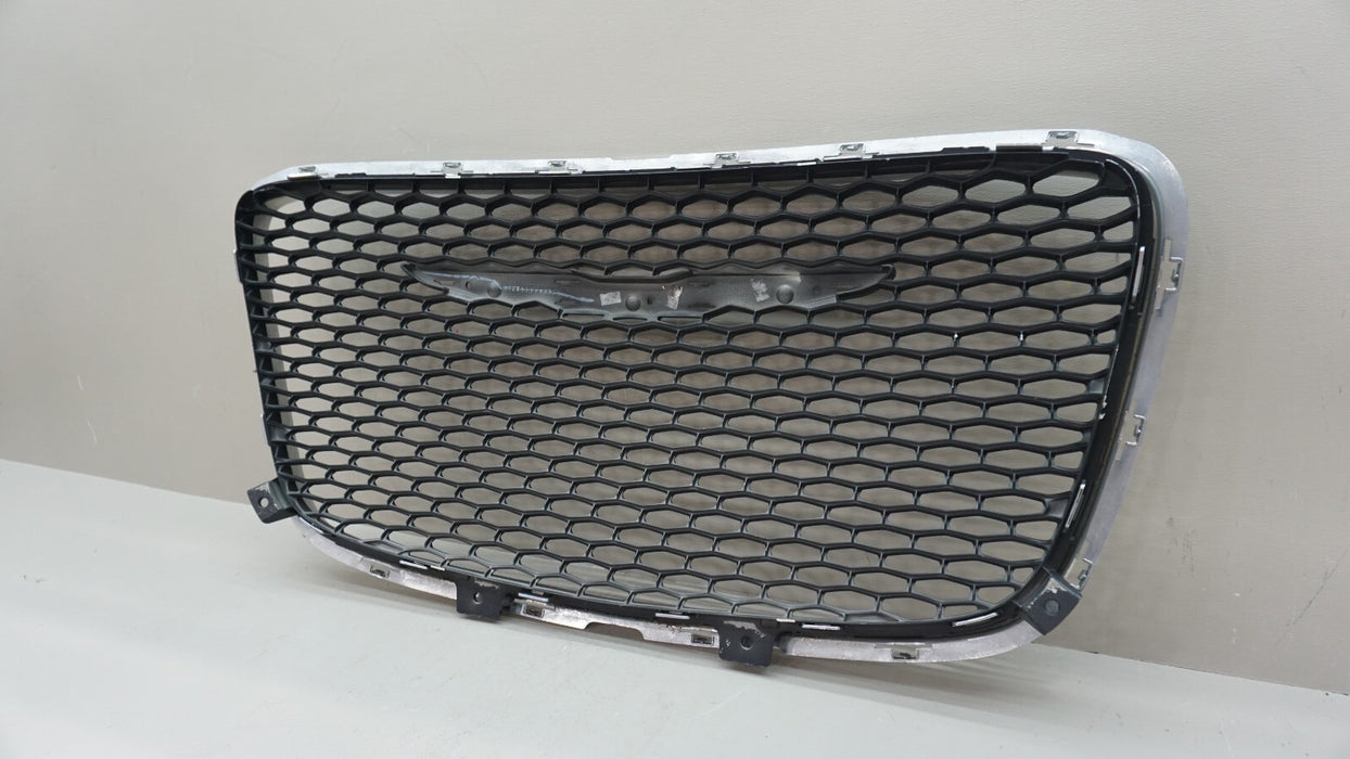 2016-2020 CHRYSLER 300 SEDAN FRONT BUMPER RADIATOR GRILLE GRILL OEM 5SW19TRMAA