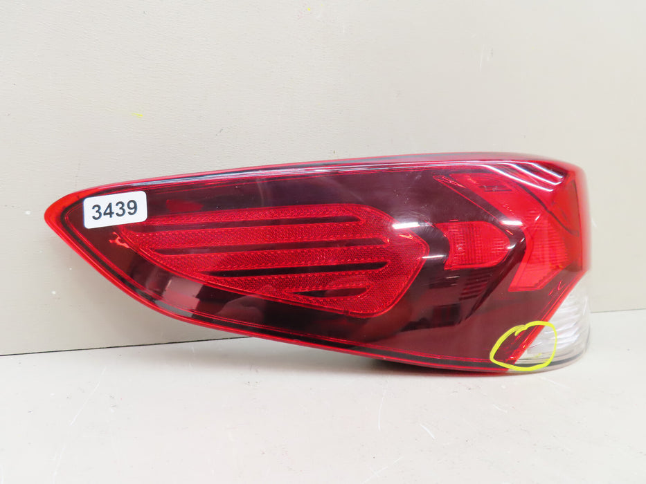 2018 2019 HYUNDAI SONATA REAR LEFT DRIVER TAIL LIGHT OEM 92401-C2