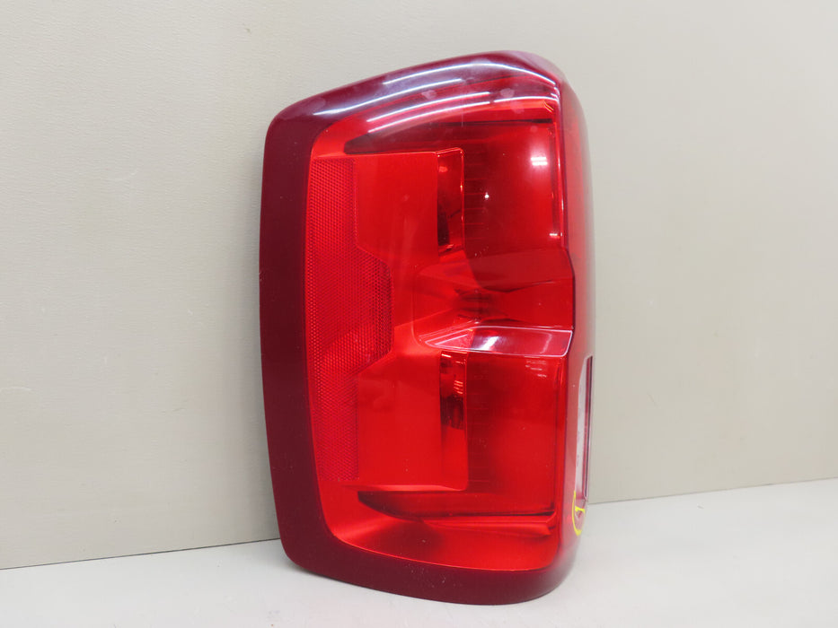 2016-2018 CHEVROLET SILVERADO 1500 REAR LEFT DRIVER SIDE TAIL LIGHT OEM 84066478