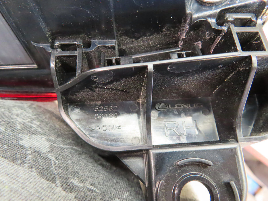 2019 2020 LEXUS ES350 ES300H REAR RIGHT PASSENGER TAIL LIGHT OEM