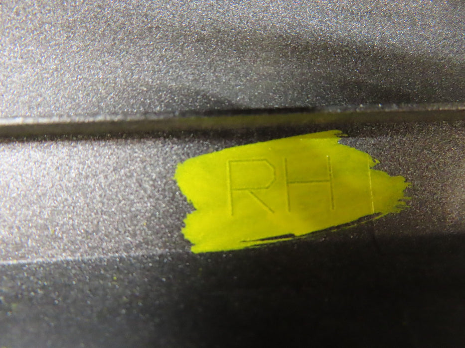 2014-2019 TOYOTA HIGHLANDER FRONT RIGHT LOWER DOOR MOLDING OEM 75071-0E081