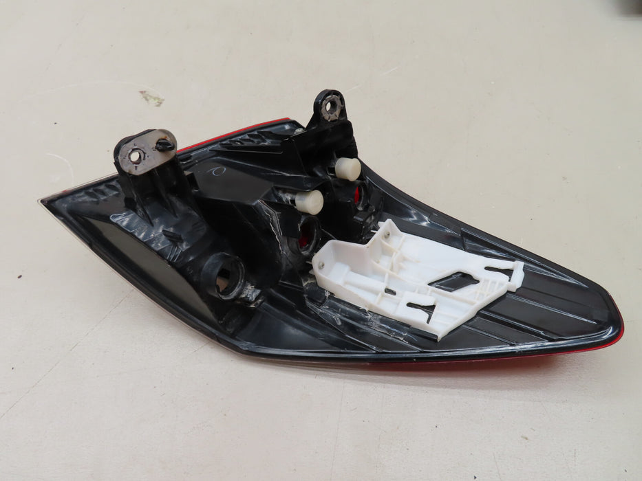 2010-2014 Subaru Outback REAR LEFT Halogen TAILLIGHT LAMP OEM