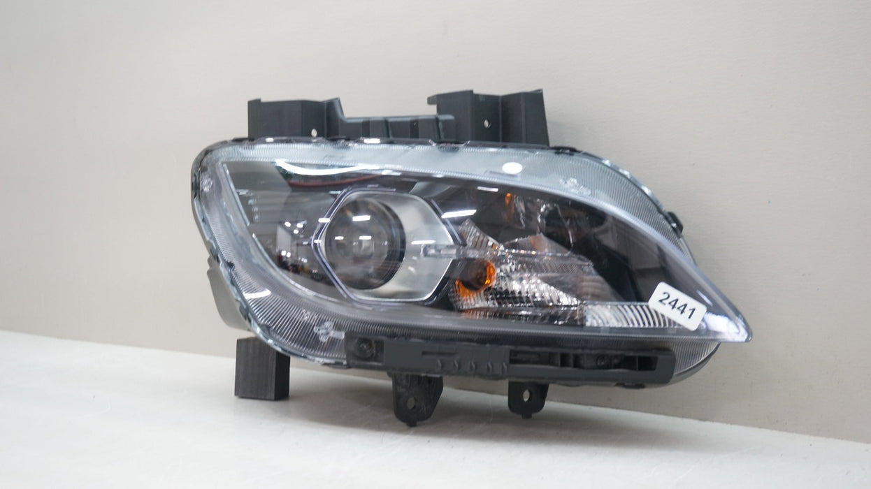 2022-2023 HYUNDAI KONA FRONT RIGHT SIDE HALOGEN HEADLIGHT OEM 92102J9520