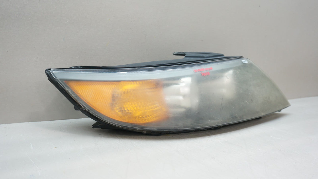 2011-2013 KIA SORENTO FRONT RIGHT SIDE HALOGEN HEADLIGHT OEM 92102-1U200