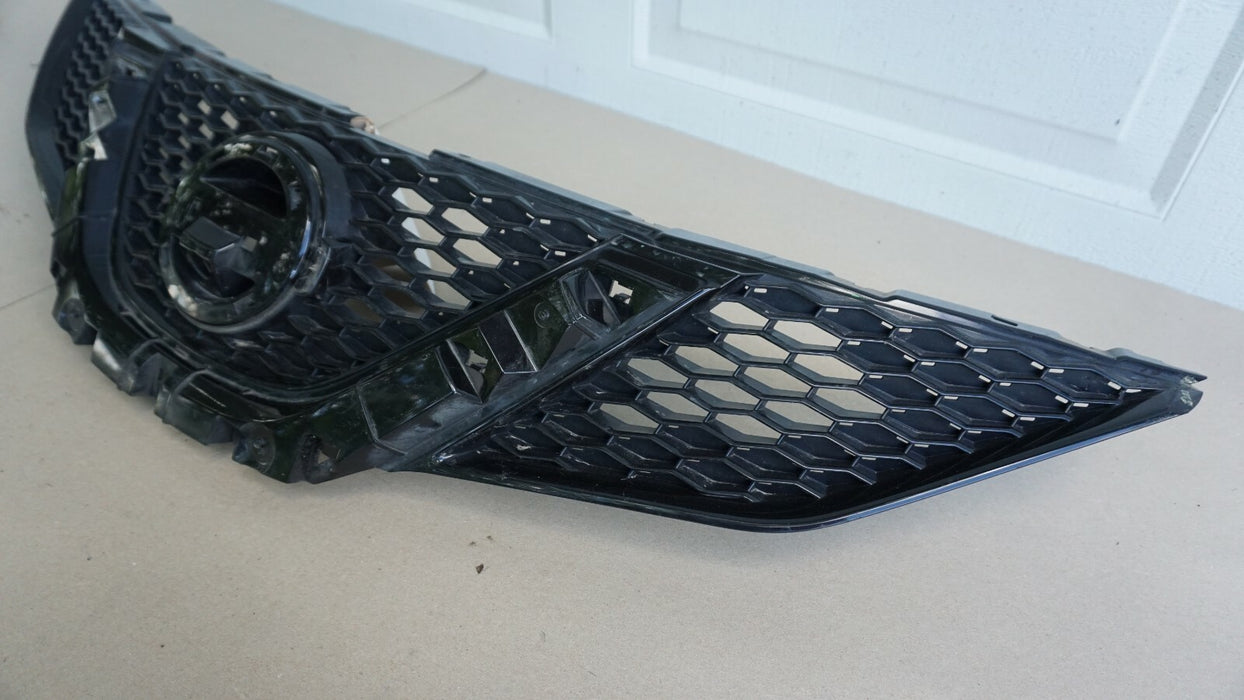 2017-2019 NISSAN ROGUE FRONT RADIATOR GRILL GRILLE MOLDING 62310-6MA0A OEM
