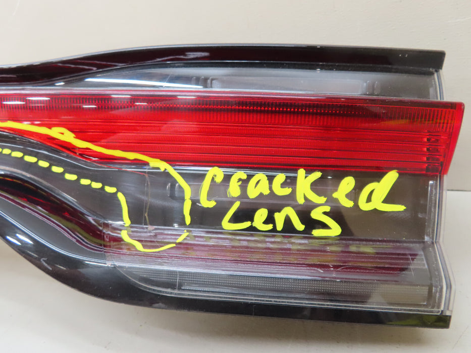 2019-2022 PORSCHE MACAN REAR CENTER TAIL LIGHT LED OEM 95B.945.208.L