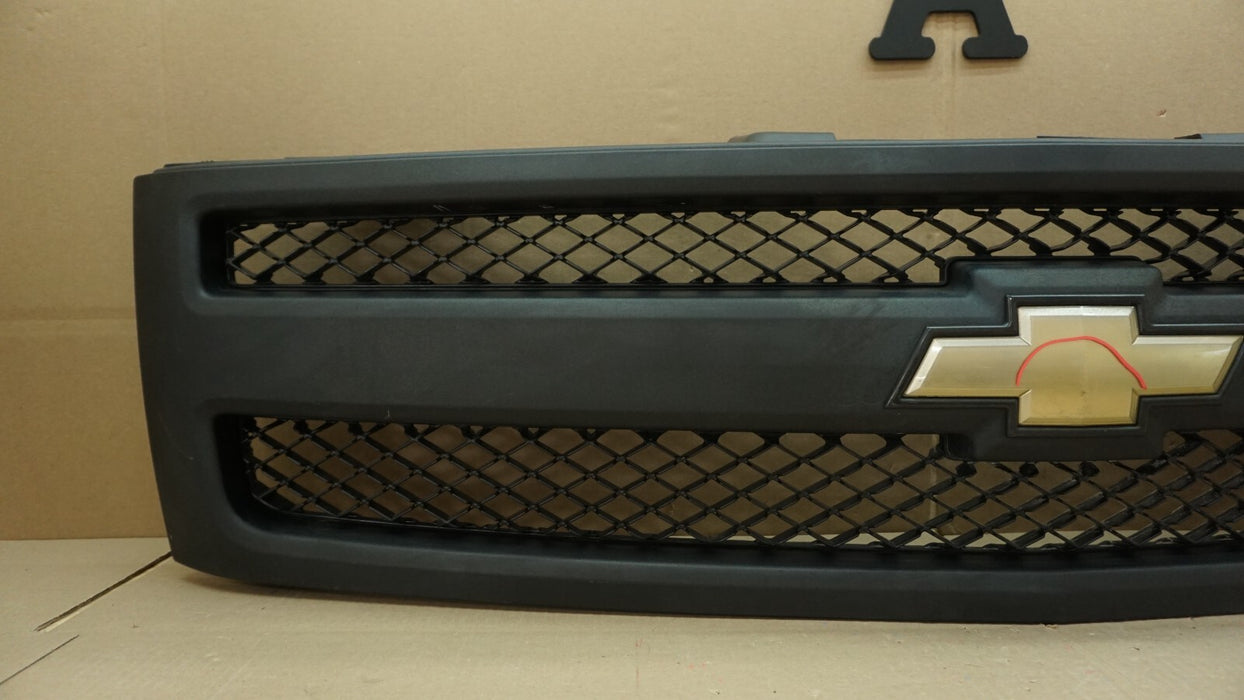 2007-2013 CHEVROLET CHEVY SILVERADO 1500 FRONT BUMPER GRILLE GRILL OEM 25810706