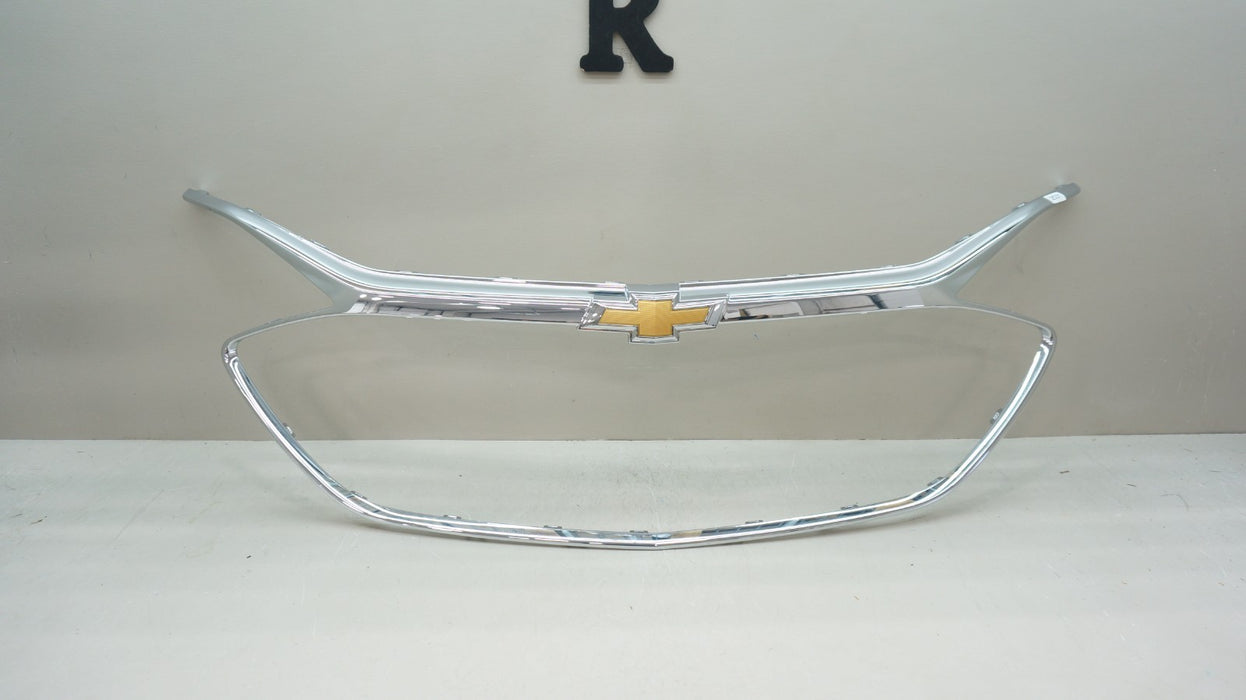 2019-2025 CHEVROLET MALIBU FRONT GRILLE CHROME SURROUND TRIM OEM 84473374