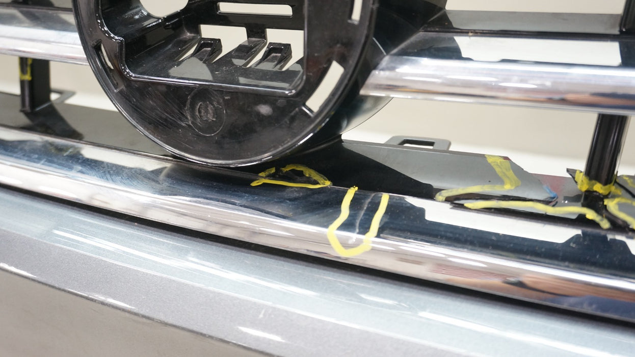 2022-2023 VOLKSAGEN TIGUAN FRONT BUMPER COVER WITH GRILLE OEM 5NN807221B