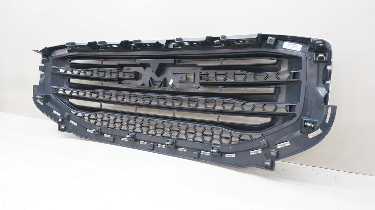2017-2019 GMC ACADIA FRONT BUMPER RADIATOR GRILLE OEM 84378392