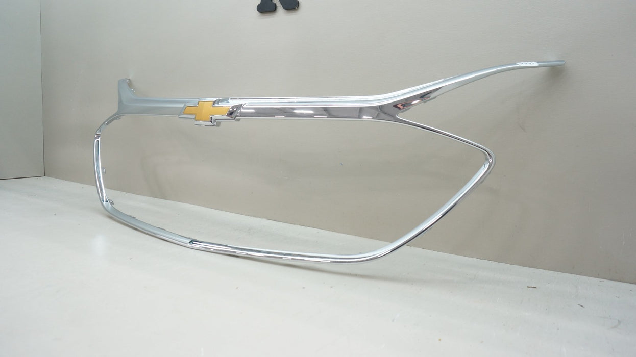 2019-2025 CHEVROLET MALIBU FRONT GRILLE CHROME SURROUND TRIM OEM 84473374