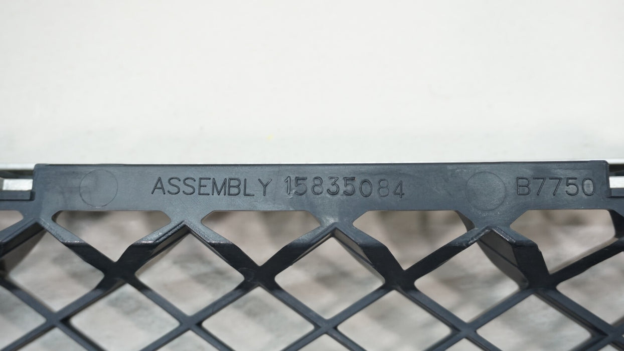 2007-2013 CHEVROLET TAHOE SUBURBAN AVALANCHE FRONT LOWER GRILLE OEM 15835084