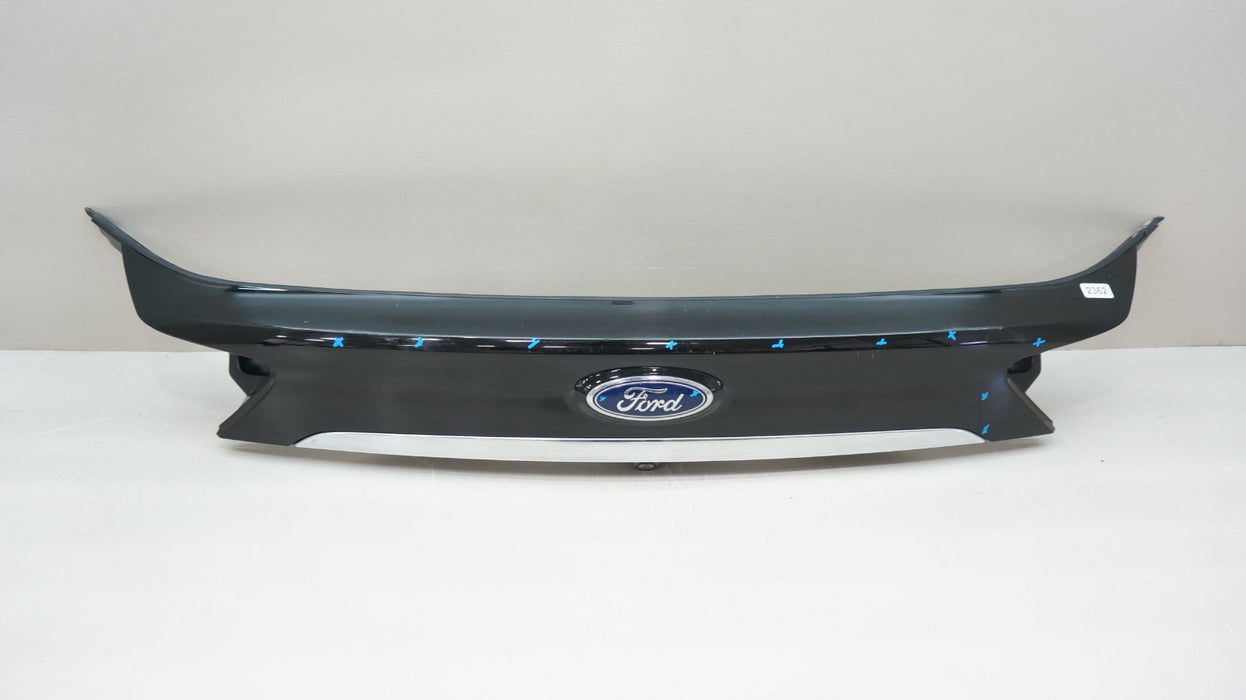 2019-2020 FORD EDGE REAR LIFTGATE FINISH PANEL MOLDING W/ CAMERA OEM KT4B-R43404