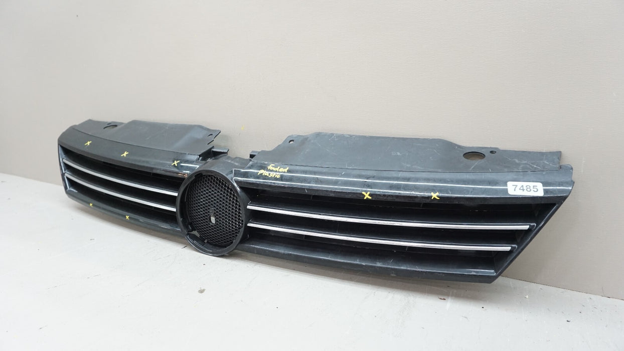 2011-2014 VOLKSWAGEN JETTA FRONT UPPER RADIATOR GRILLE GRILL OEM 5C6853653
