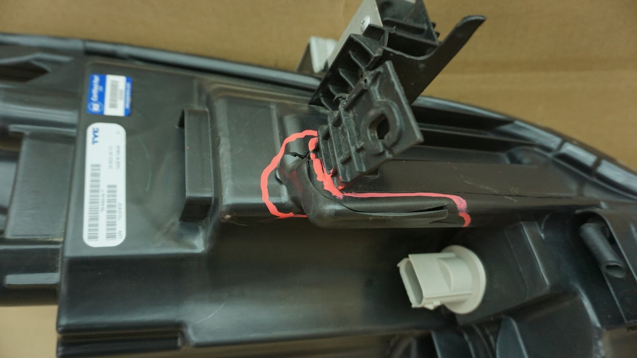 2015-2019 NISSAN VERSA  FRONT LEFT DRIVER SIDE HEADLIGHT HALOGEN AFTERMARKET
