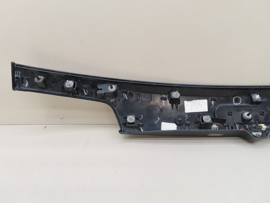 2017-2021 JEEP GRAND CHEROKEE REAR GATE TRIM MOLDING OEM 1WD55TRMACD