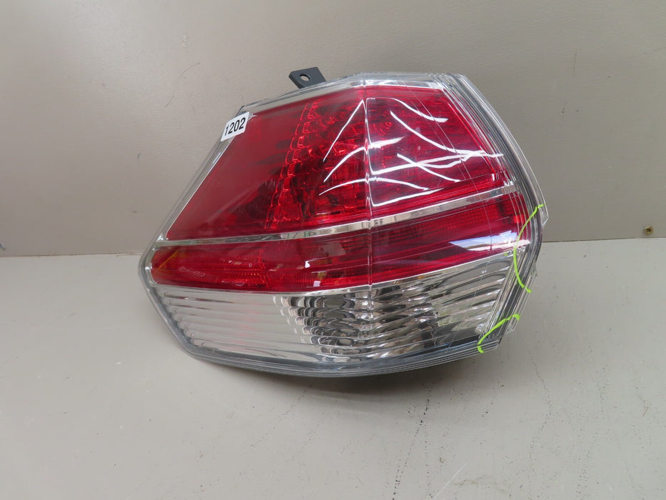 2014-2016 NISSAN ROGUE REAR PASSENGER SIDE TAILLIGHT TAILLAMP ASSEMBLY OEM
