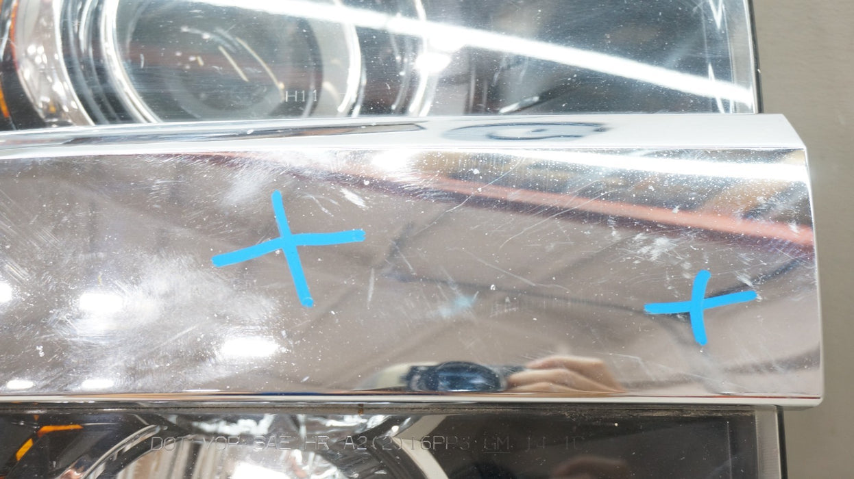 2015-2019 CHEVROLET SILVERADO 2500HD 3500HD RIGHT HALOGEN HEADLIGHT OEM 23389971