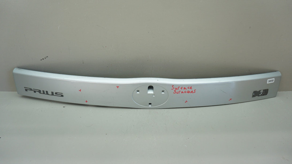 2010-2015 TOYOTA PRIUS REAR TAILGATE LIFTGATE MOLDING COVER TRIM OEM 76801-47070