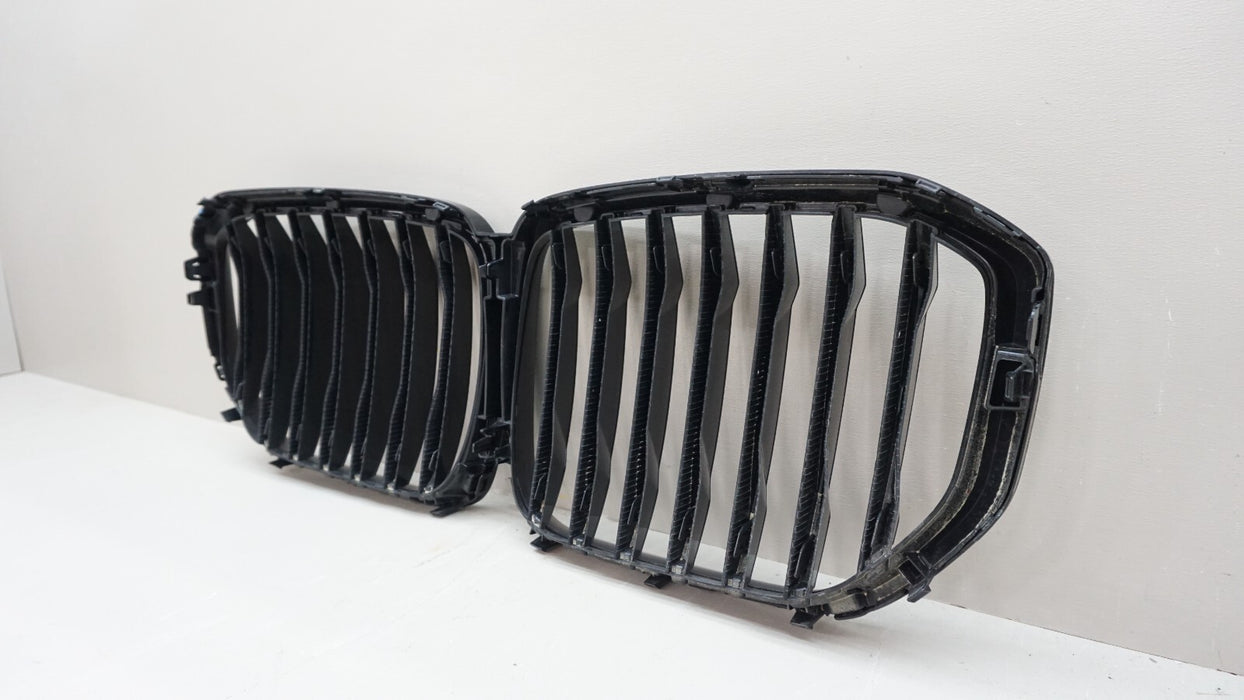 2019-2023 BMW X5 G05 FRONT RADIATOR GRILLE GRILL OEM 7454887