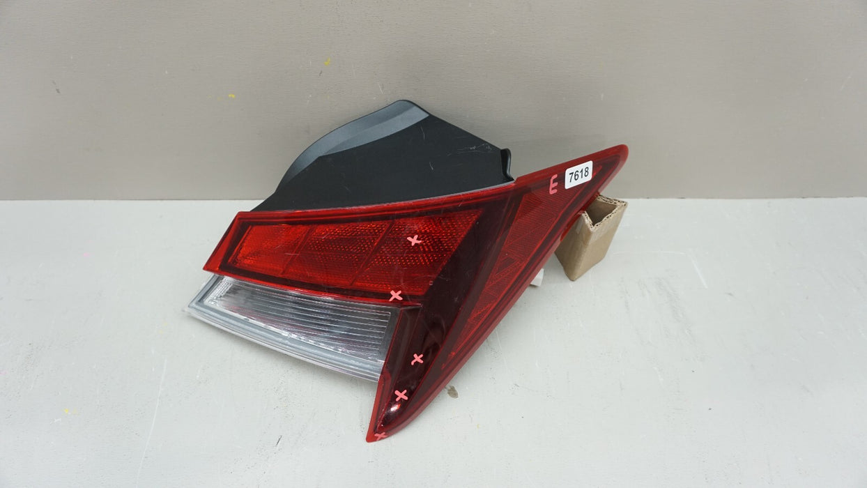 2021-2023 HYUNDAI ELANTRA REAR RH RIGHT PASSENGER SIDE OUTER TAIL LIGHT OEM